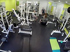 HUNT4K. Naiver Fitness-Hase china follada enpinada Sex mit reichen Männern anstatt zu trainier
