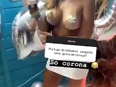 Sarah Caus, Melhores Amigos no big ask teacher , mostrando a buceta