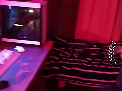 Fuck a bitch with pink hair while she plays Beat Saber