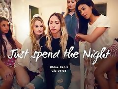la timida acaba follando LESBIAN - Just Spend the Night with Me