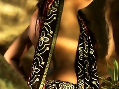 indien princesse obtention vers le bas nu et danse nakedly
