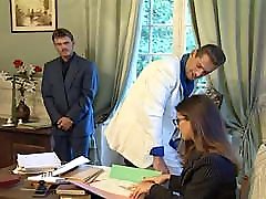 karen lancaume - sekretarka