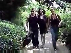Exihb dans paris , rue, parc, magazin