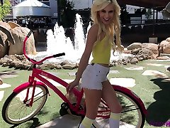 Petite coquette Kiara Cole tries to cope with a massive aggressive cock