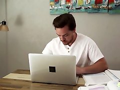 ärgerlich stepsis saugen meinen schwanz während der arbeit
