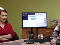 LOAN4K. La rousse Isabella Lui avec dÃ©normes sirÃ¨nes a des relations