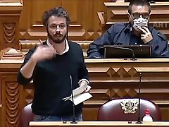 MoisÃ©s Ferreira fode AndrÃ© Ventura