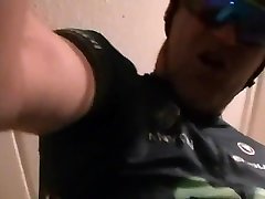nice to piss in cycling shorts.
