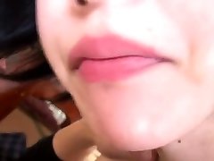 angela stone reitet auf einem harten schwanz und lecken ihre freunde titten