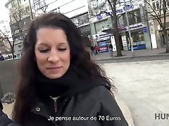 hunt4k. cocu regarde comment sa copine gicle grâce à un riche baiseur