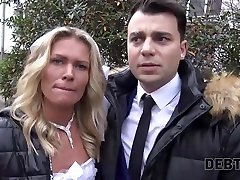 dusty pussy vargina. Seductive dame uses her sexual charms to get rid of debts