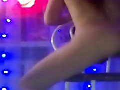 beauté montre son cul