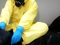 gasmasked latex masturbation in hazmat suit