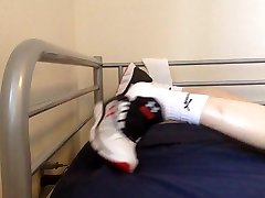 éclatez de façon inattendue dans de nouvelles baskets sous armur 009