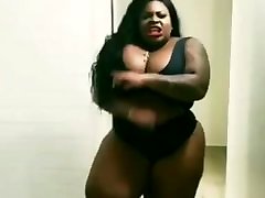JoJo Todynho danÃ§ando de fio dental