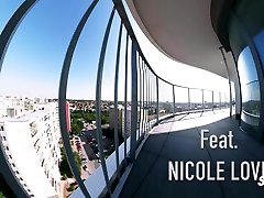 grande sguardo, bruna caucasica in calze a rete bianche, nicole love ha fatto sesso occasionale con un uomo di colore