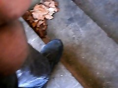 me pissing in staris as 18 yo