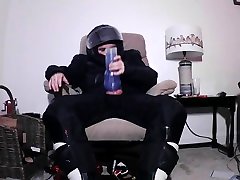 el uso de un fisting orgasms linda en el engranaje del motorista