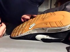 genießen baz verschwitzt stinkende nike socken und trainer