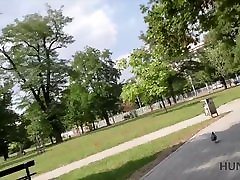 - хант4к. бедный чувак наблюдает, как сексуальная подружка изменяет ему за наличные