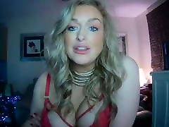 A beautiful woman with a xxx vi naw figure shows how she jerks of