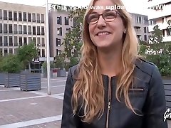 rose, faire sexy veut se faire baiser par deux bites
