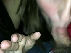 un bonne petite pipe dans la voiture
