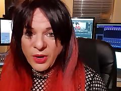 Deepthroat trainng - sissy shares helpful advice & tips