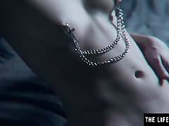 stupendo bdsm bellezza indulge lei selvaggio gusto per orgasmi