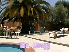 Mia Bangg-Smothered n covered