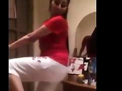 穆斯林女孩跳舞非裸体