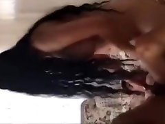 Azgin Liseli Kiz Eve Erkek Aliyor. Sesli