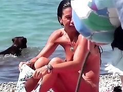 Brunette amateur gadis spa sucks a fat cock and doggied in public