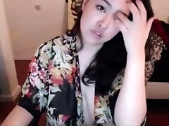 thicc vietnamese cutie
