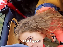 bouclés gingembre new math xxxii video babe donne une pipe dans une voiture et se fait baiser en public