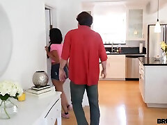 Rough-fucking milf mom tube - Sophia Leone