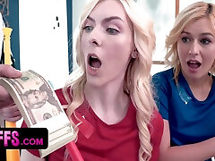nikki woods, cody carter et minxx marley - de jolies filles en tenue de football paient leur dette au voisin