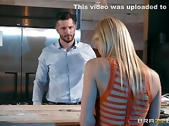mike mancini und alexis fawx im alter von geile blondine mit großen titten saugt hahn trocken und wird gefickt