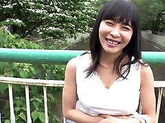 旦那のチ●ポでは膣イキできないとう奥さん。Gスポット開発したらめちゃくちゃイキ始める