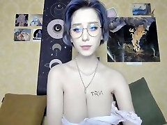Busty rakulsex videos Mari Finally Shows Her Pussy On Cam