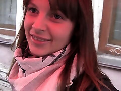 elegante brünette schätzchen sofie carter bekommt zu großen orgasmus