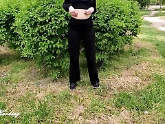 алиса за один день. алиса идет на летнюю террасу бара, чтобы выпить немного пива :-