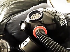Latex Gasmask Breathplay