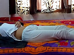 Doctor Ne Ghar Aakr Punjabi Bhabi Ko Choda With Audio New Video Slimgirl Desifilmy45 Hot Indain frottage frot Porn Movie