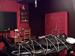 bondage extrême de bite et couilles pt4