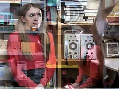 petite teen taccheggiatore pompini poi scopata da roxxx babysitter ufficiale