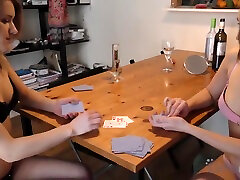 mira e linda striscia poker e primo tempo lesbica finge