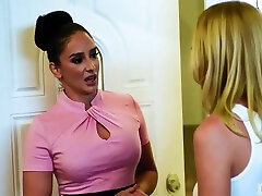 Runaway Girl Gets Back Home To Stepmom