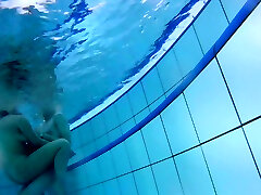 Teen 18 couple is having sex underwater!