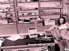 zdjęcie dziewczyna masturbuje się za pomocą dildo